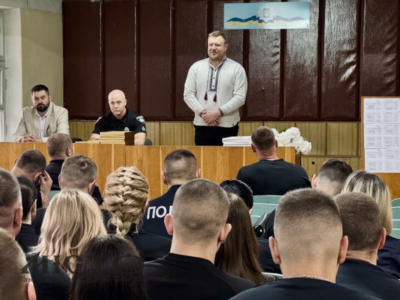У Нововолинську привітали працівників поліції з професійним святом 