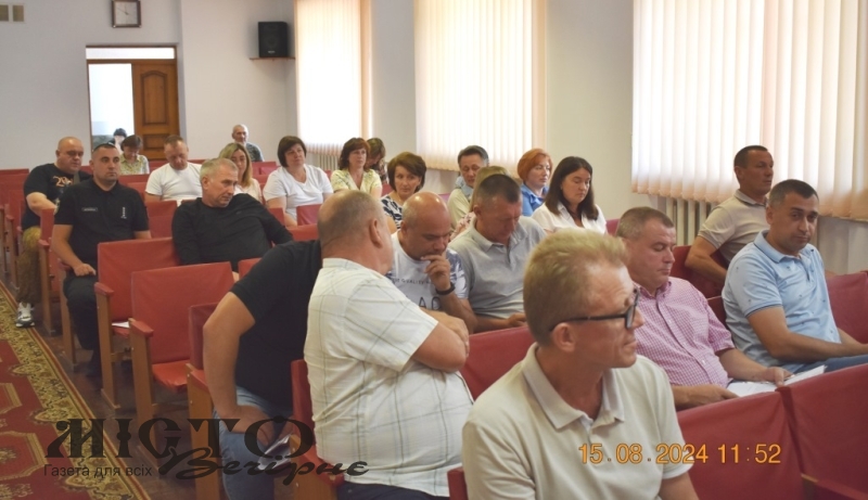 В Іваничах відбулась позачергова сесія селищної ради 