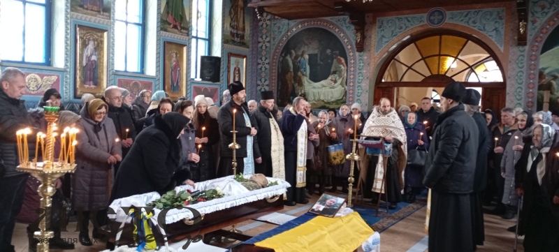 Іваничівська громада провела в останню дорогу захисника Олександра Шевчика 