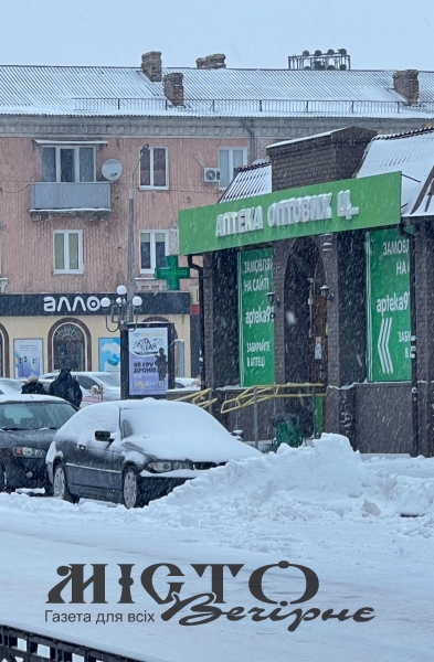 У Нововолинську водіїв просять не залишати авто вздовж узбіччя, тому що працює снігоприбиральна техніка 
