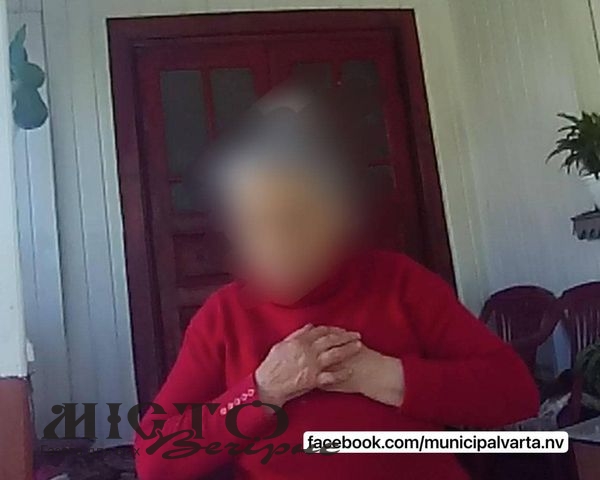 Розшукали пенсіонерку, яка вкрала квіти з Алеї Героїв у Нововолинську 