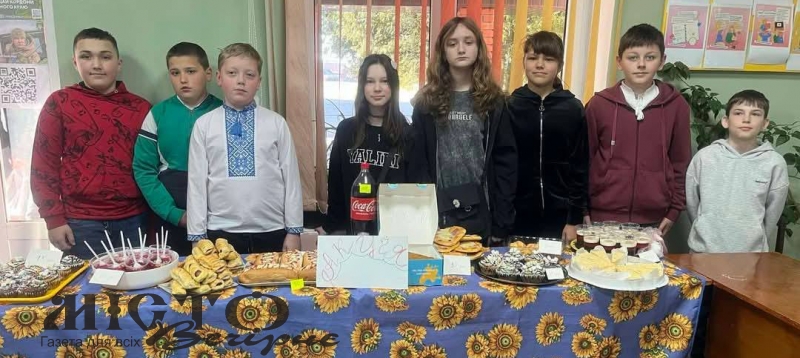 Учні Литовезького ліцею зібрали понад 20 тисяч гривень для ЗСУ під час благодійного ярмарку 