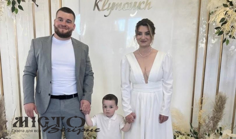 У Володимирі відбулося вінчання та хрестини в родині звільненого з полону Захисника - новини Володимир-Водинського У Володимирі відбулося вінчання та хрестини в родині звільненого з полону Захисника