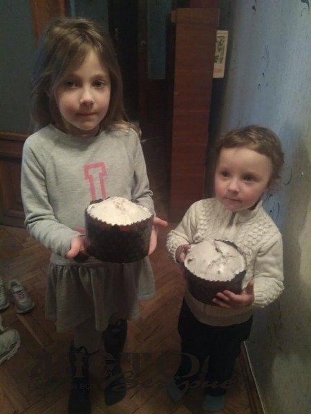 Волонтерки з Володимира напекли смаколиків бійцям на сході 