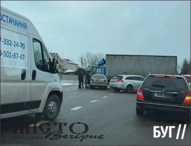 У Нововолинську трапилась аварія за участю фури та легкового авто 