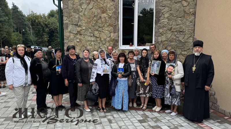 Матері та дружини загиблих Героїв Іваничівської громади взяли участь у богослужінні з Епіфанієм 