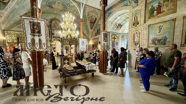 Нововолинська громада попрощалася із померлим військовим Олександром Шевчуком 