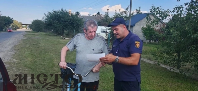 Жителям Володимирського району рятувальники нагадали про заборону спалювання сухої рослинності 