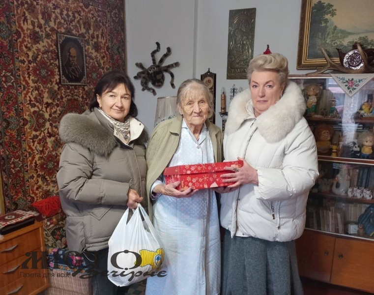 Напередодні Різдва в Іваничівській громаді вручили продуктові набори одиноким пенсіонерам 