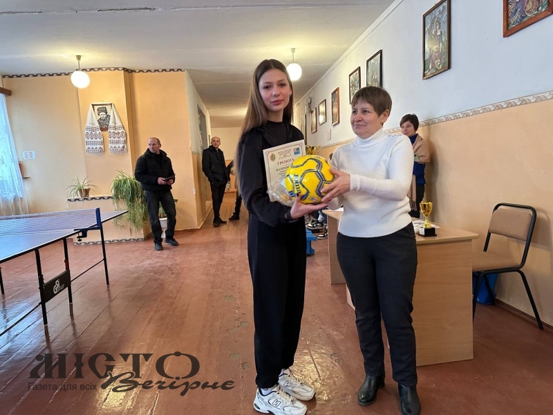 У Павлівському ліцеї нагородили учнів гімназій за участь в Спортивних іграх школярів у 2024 році 