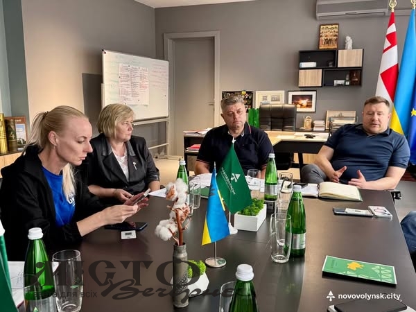 У Нововолинську обговорили підтримку ВПО з представниками ООН та благодійного фонду «Рокада» 
