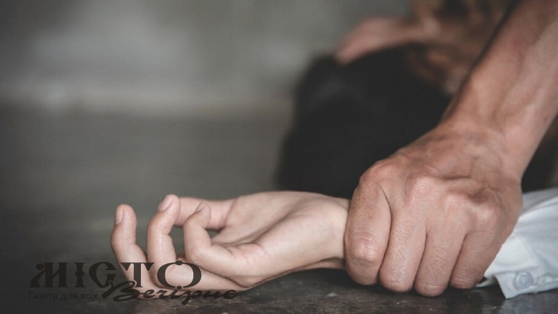 На Локачинщині затримали чоловіка, якого підозрюють у зґвалтуванні доньки 