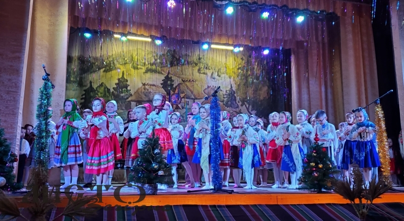 В Іваничах відбулися Різдвяні зустрічі «Колядує наша родина, Прославляє Божого Сина» 