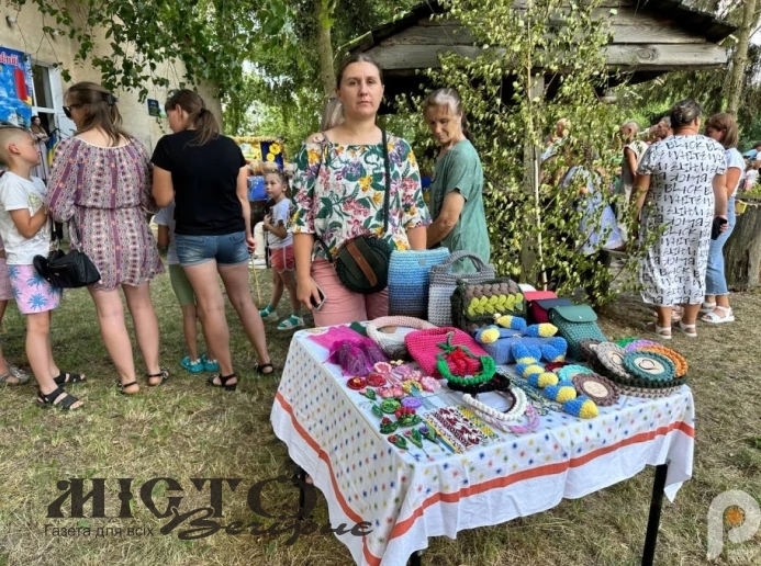 У Затурцівській громаді на благодійному заході зібрали понад 33 тисячі гривень для військових 