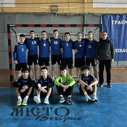 Нововолинські гандболісти везуть додому три перемоги з чемпіонату 