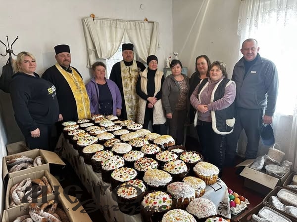 Із Затурцівської громади волонтери відвезли військовим Великодні паски та продукти 