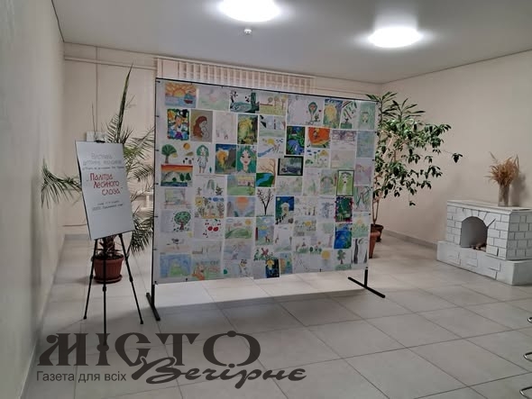 У Локачах відзначили юних учасників виставки «Палітра Лесиного слова» - новини Володимир-Водинського У Локачах відзначили юних учасників виставки «Палітра Лесиного слова»