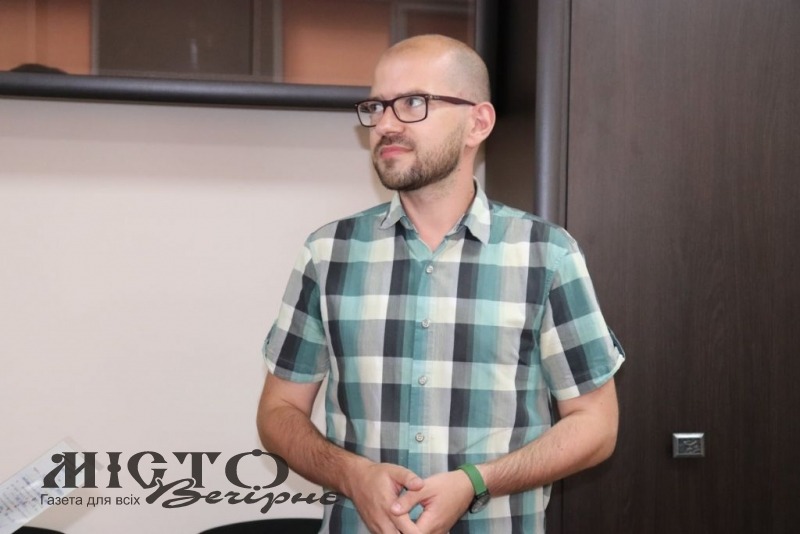 У Володимирі хірургу ТМО вручили ордер від службової квартири 