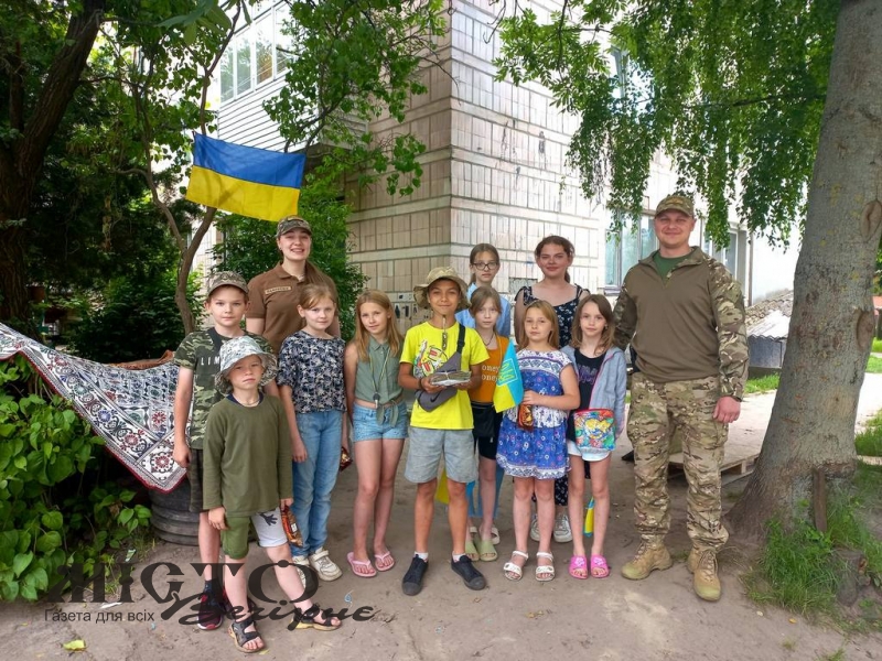 У Володимирі юні волонтери, влаштовуючи блокпости, назбирали 5,5 тис. грн для військових 