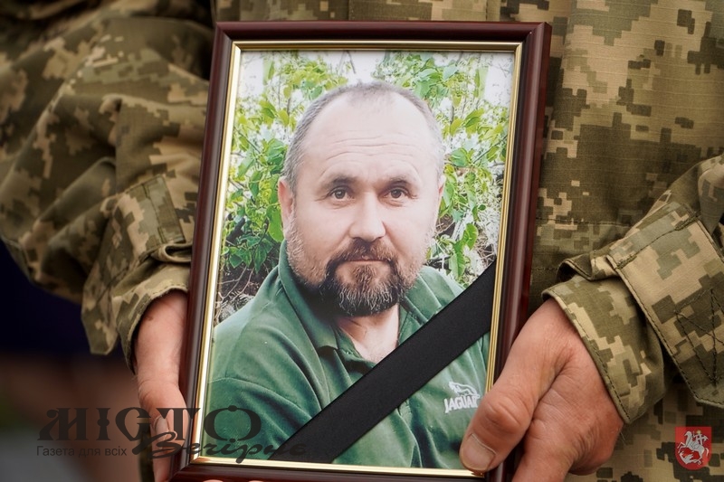 У Володимирі провели в останню дорогу полеглого захисника Романа Нікітіна 