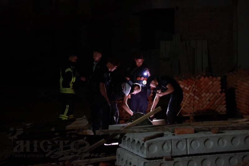 Чоловік з Володимира заліз на будівельний кран у Луцьку, аби вчинити самогубство 
