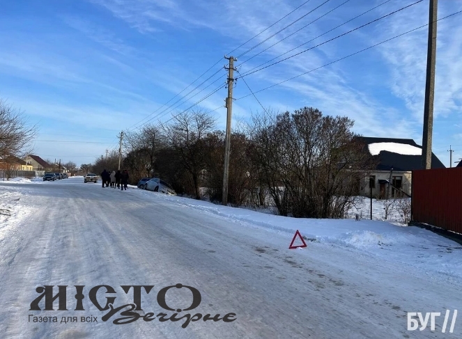 У Зимнівській громаді два автомобілі злетіли у кювет 