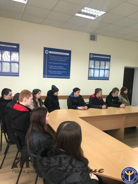 Учням гімназії Оваднівської громади розповіли про булінг та його причини 