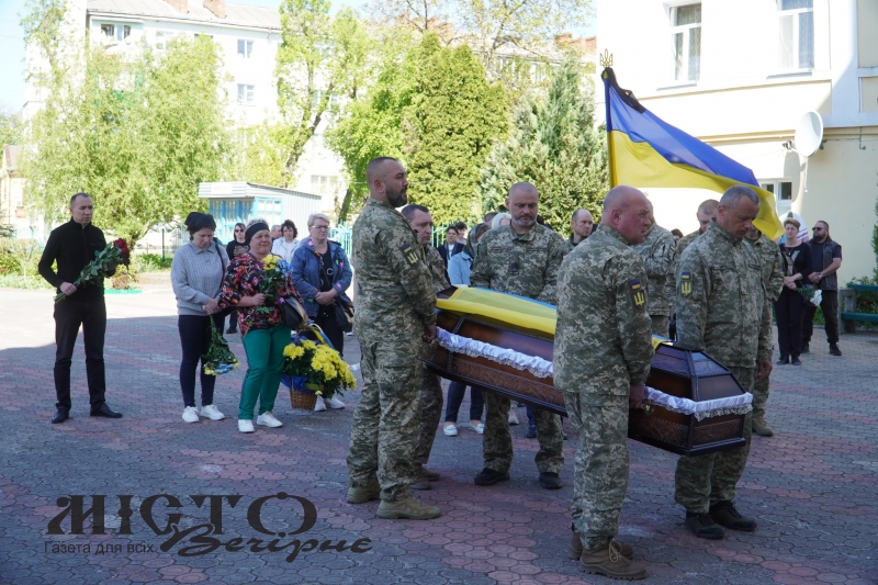 У Володимирі попрощались із полеглим військовим Олександром Омельчуком 