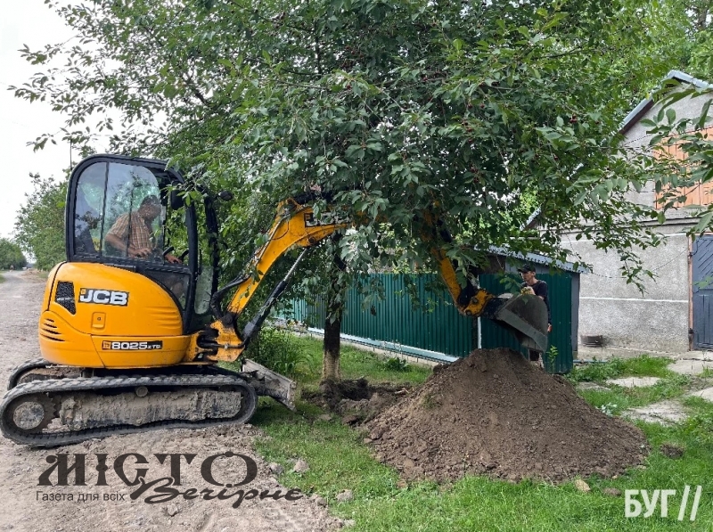 У Володимирі на ще одній вулиці прокладають водогін 