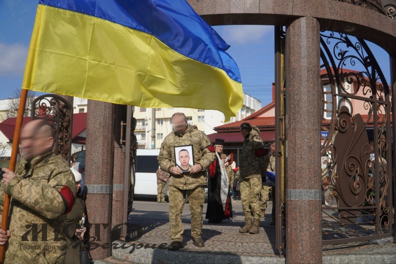 У Володимирській громаді попрощалися із загиблим Героєм Юрієм Борисовим 