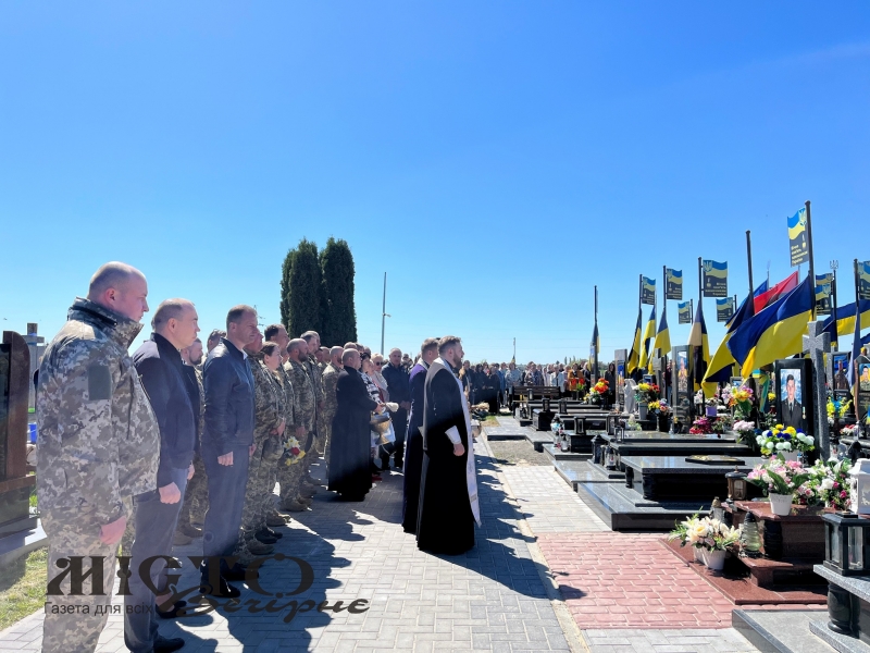 На кладовищі Володимира відбулася панахида за загиблими захисниками 