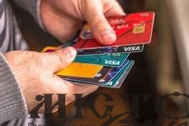 Банки почали автоматично стягувати борги з українців 