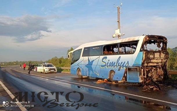 У Львівській області згорів рейсовий автобус 