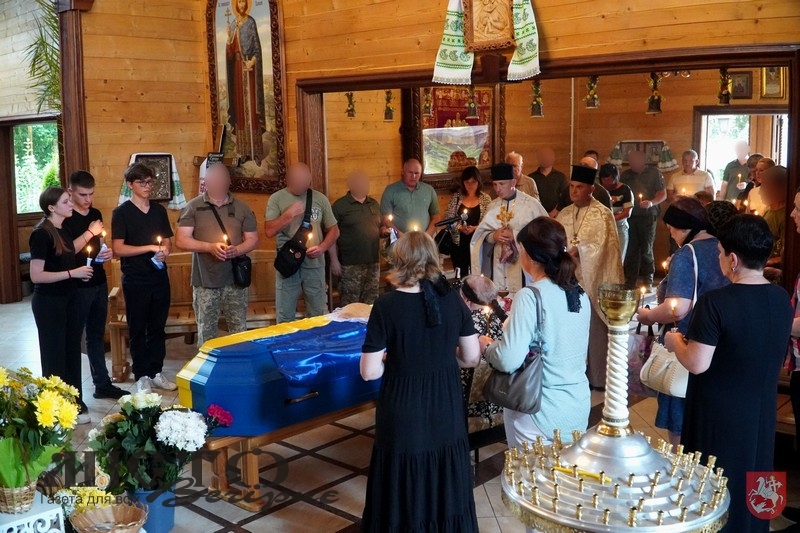 У Володимирі попрощалися з померлим захисником Едуардом Масленніковим 