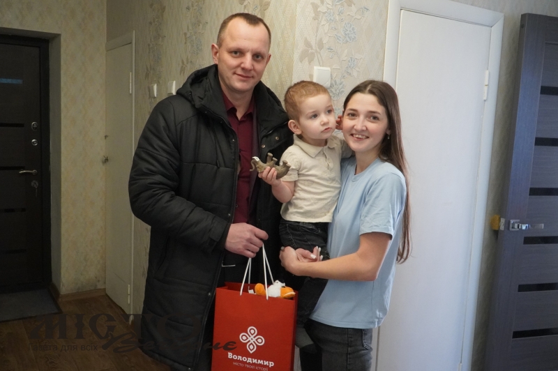 У Володимирі з днем народження привітали сина загиблого військового Олександра Лук’яновича 
