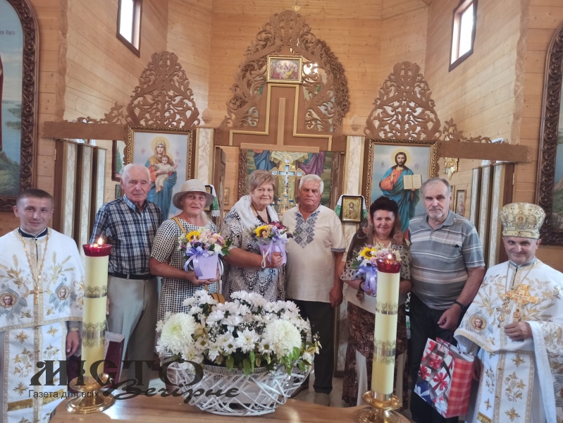 У храмі Володимира привітали «золоті» подружні пари 