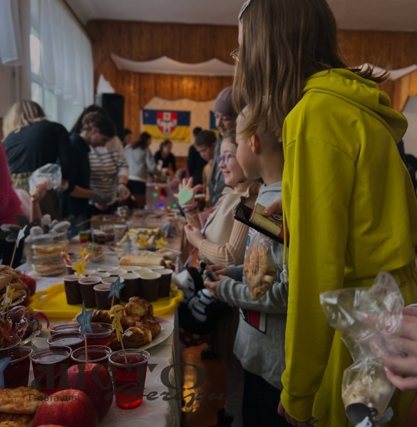 Ліцеїсти з Нововолинської громади зібрали на ярмарку майже 76 тисяч гривень 