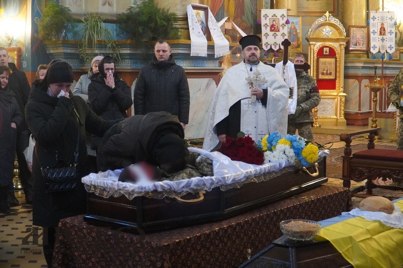 Володимирська громада попрощалася із загиблим Героєм Сергієм Гулаковим 