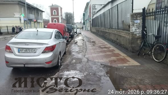 У Володимирі водії порушують правила паркування: муніципальна варта фіксує порушення 