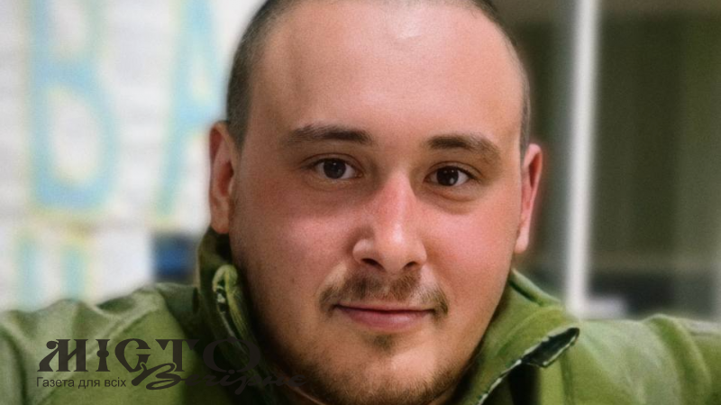 Пройшов ворожий полон, але трагічно загинув за кордоном: до Володимира прямує кортеж із 24-річним прикордонником Олександром Бичком - новини Володимир-Водинського Пройшов ворожий полон, але трагічно загинув за кордоном: до Володимира прямує кортеж із 24-річним прикордонником Олександром Бичком