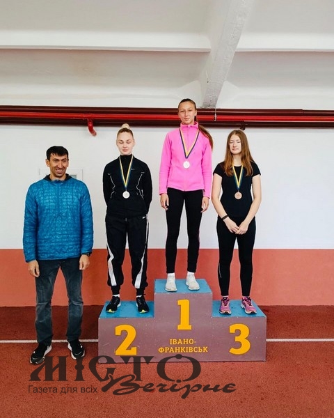 Спортсмени Володимира вибороли першість у чемпіонатах з футболу та легкої атлетики 