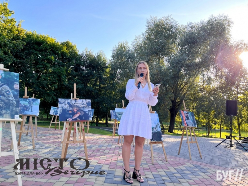 У Володимирі пройшла перша воєнна фотовиставка Іванни Білоус із зображеннями бійців 14 бригади - новини Володимир-Водинського У Володимирі пройшла перша воєнна фотовиставка Іванни Білоус із зображеннями бійців 14 бригади