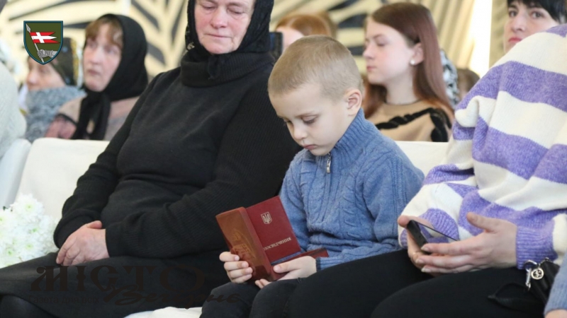 Рідним полеглих Героїв з 14 бригади вручили посмертні відзнаки 