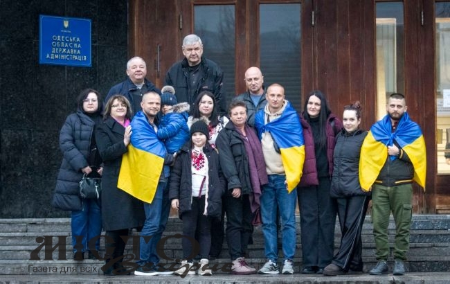 В Одесу прибули українські моряки, яких повернули з полону хуситів 