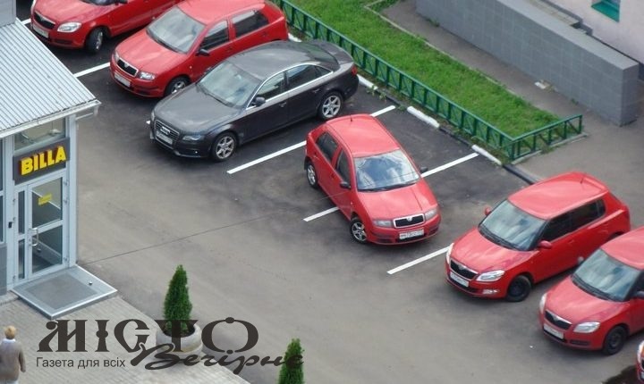 Українських водіїв можуть по-новому штрафувати за паркування 