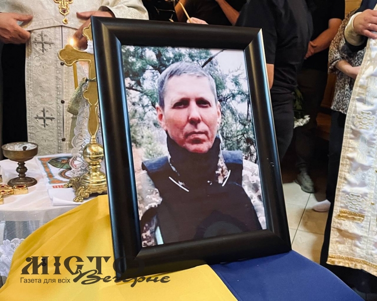 Ніколи воїн не побачить свого онука, який народився після його загибелі: у Володимирі поховали Героя Вячеслава Пашкова 