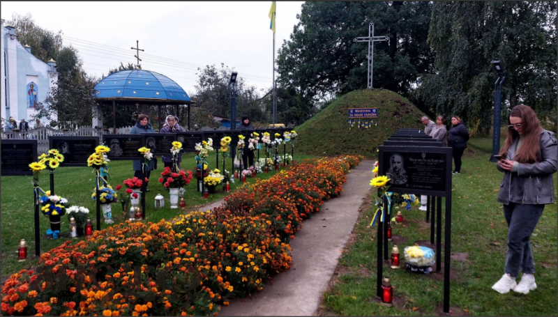 В Устилузі освятили нові меморіальні дошки загиблим захисникам 