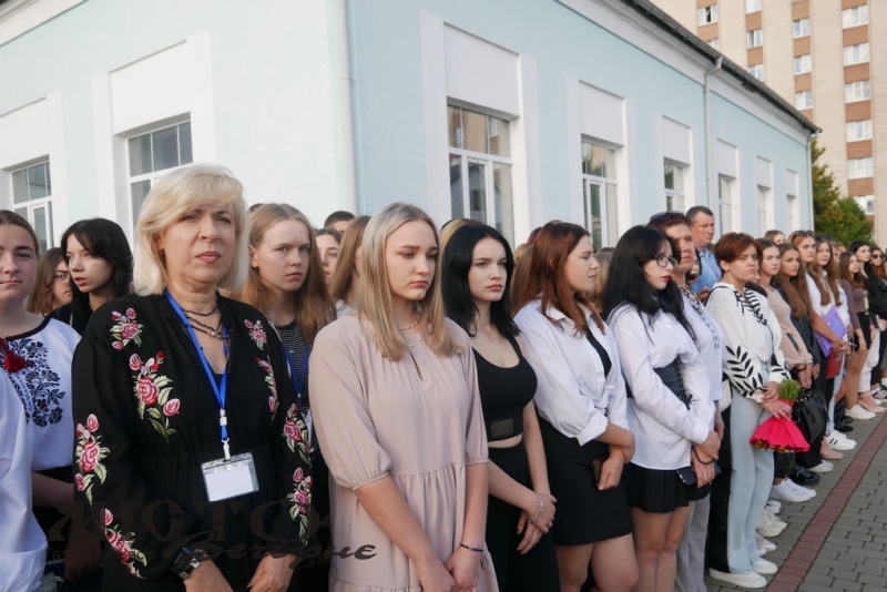 У педколеджі та спортивному ліцеї «Центр освіти» Володимира відзначили свято першого дзвоника 