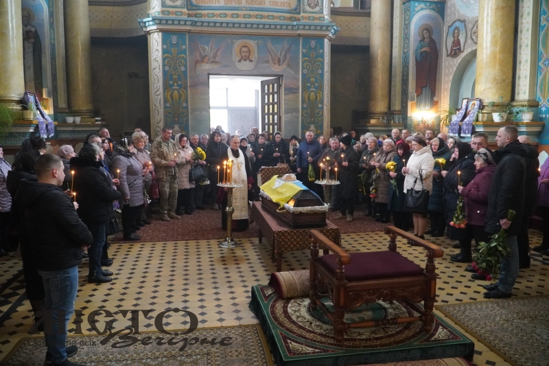 У Володимирі відбувся чин похорону над загиблим військовим Романом Калашнюком 