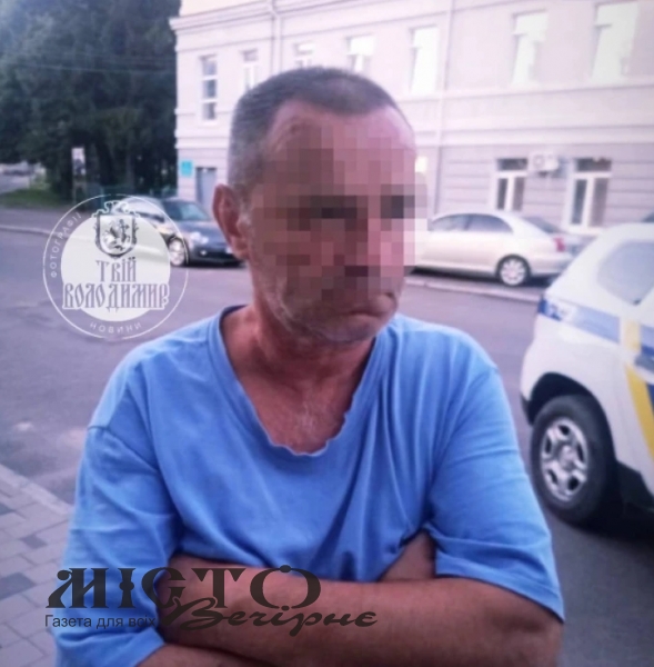 У Володимирі чоловік ходив містом та показував свої статеві органи: поліція склала протокол 